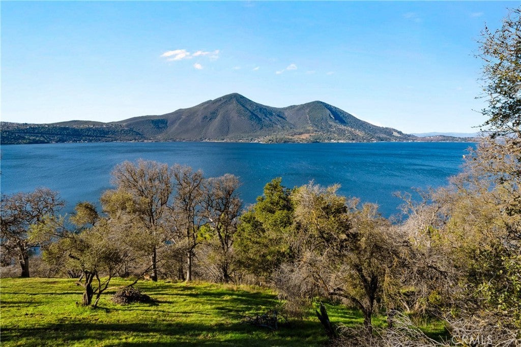 Photo of Listing #IV25005570