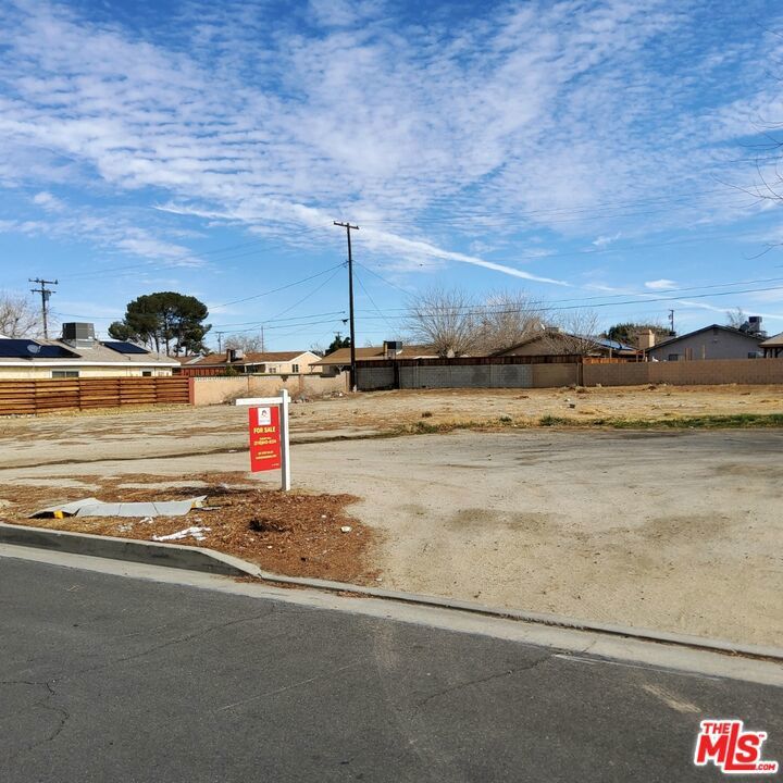 Photo of Listing #25496399