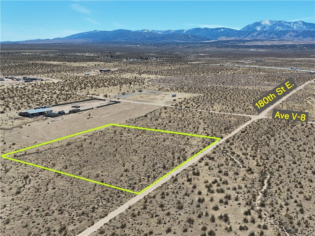 Photo of Listing #IV25046469