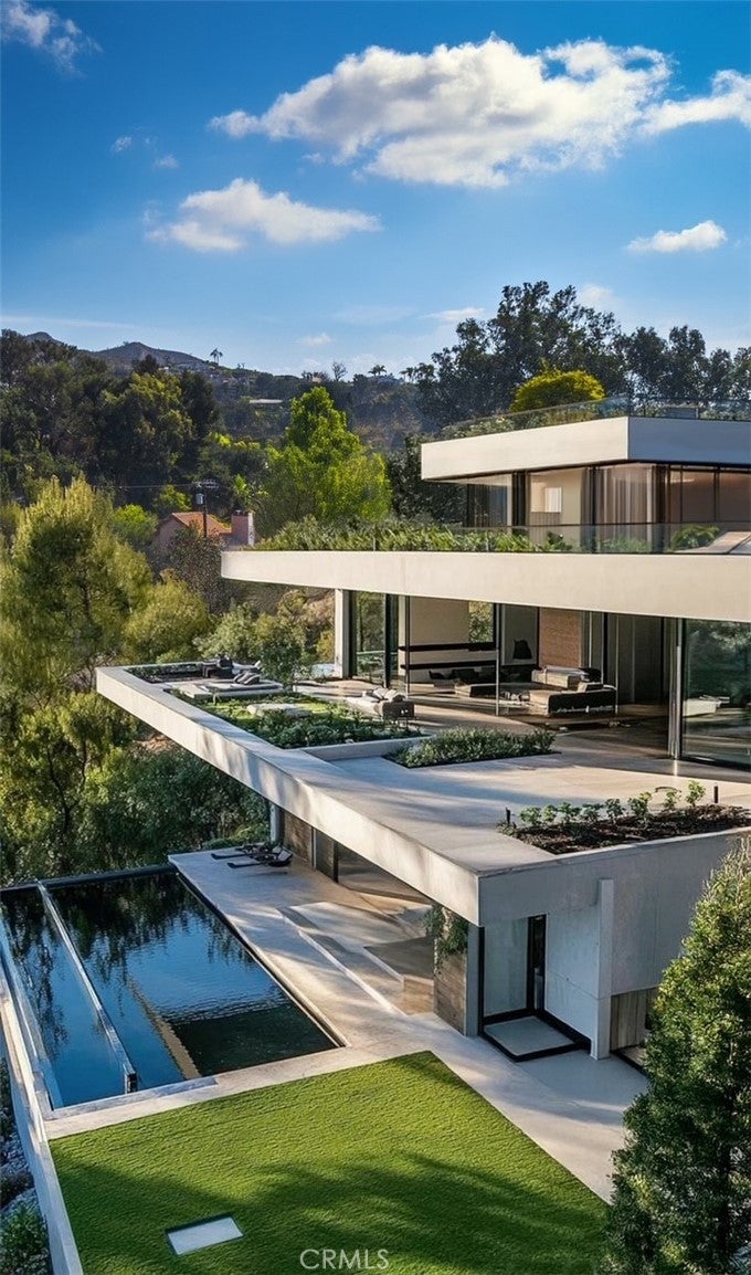 Photo of Listing #SR25107635