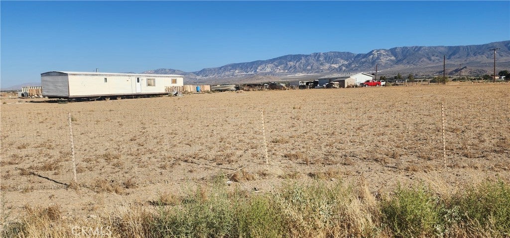 Photo of Listing #IV25136382