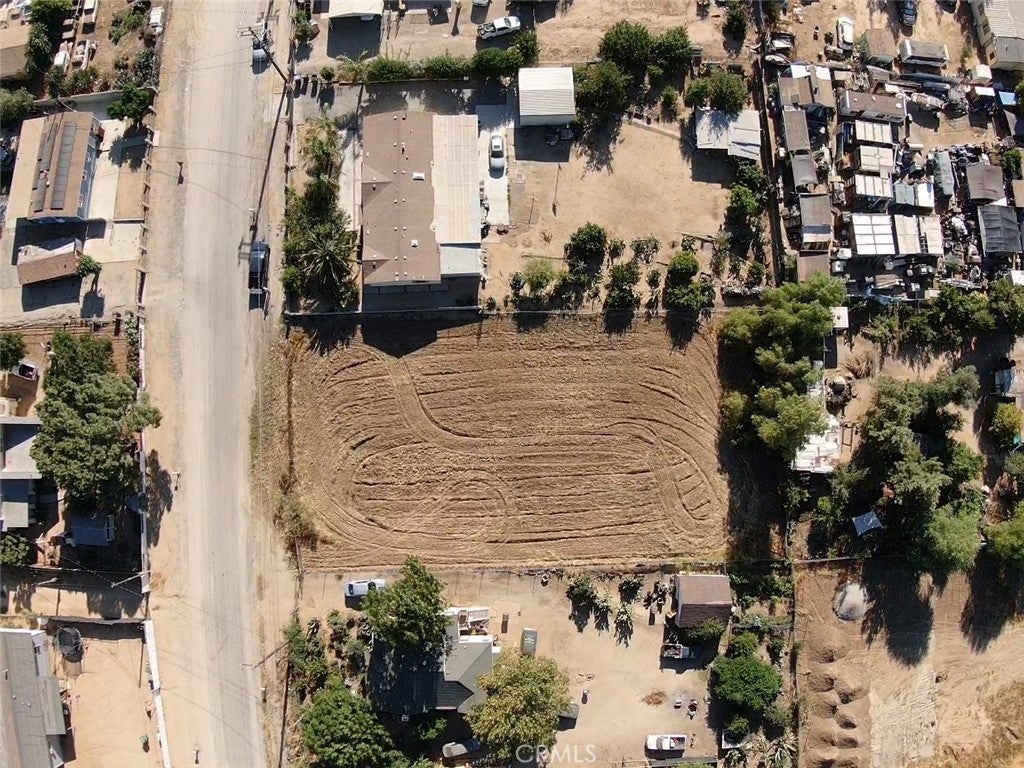 Photo of Listing #IV25145320