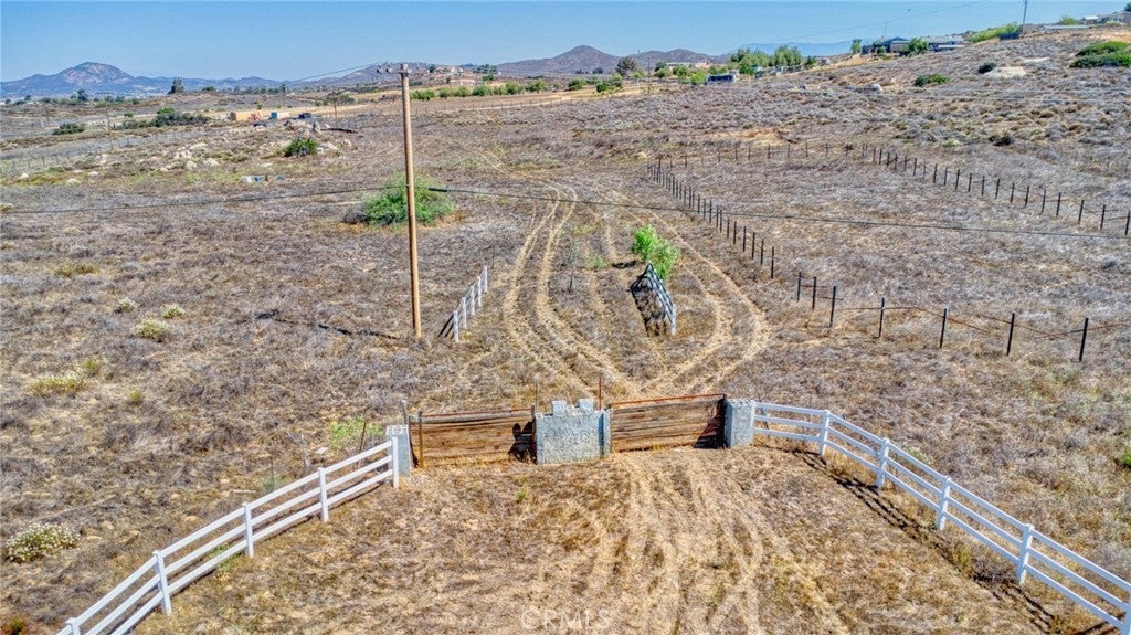 Photo of Listing #IV25144291