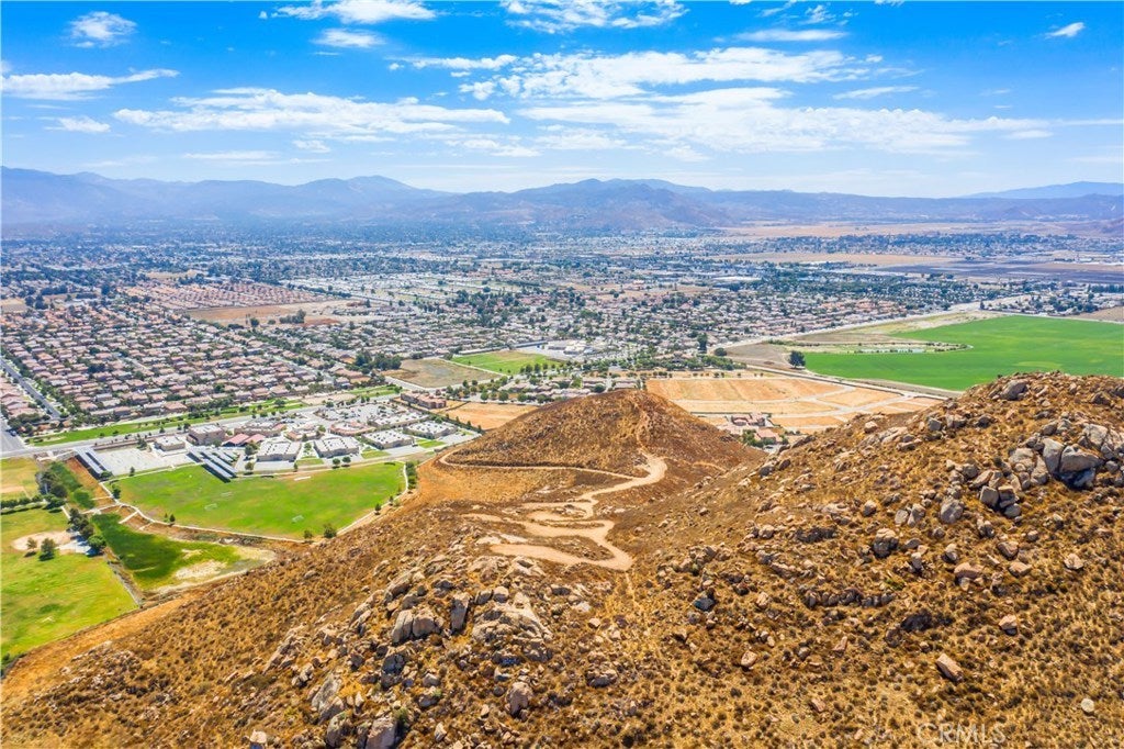 Photo of Listing #SW25176174