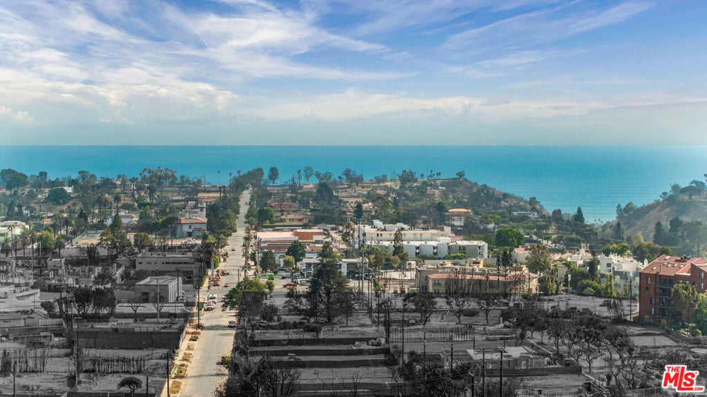 Photo of Listing #25575339