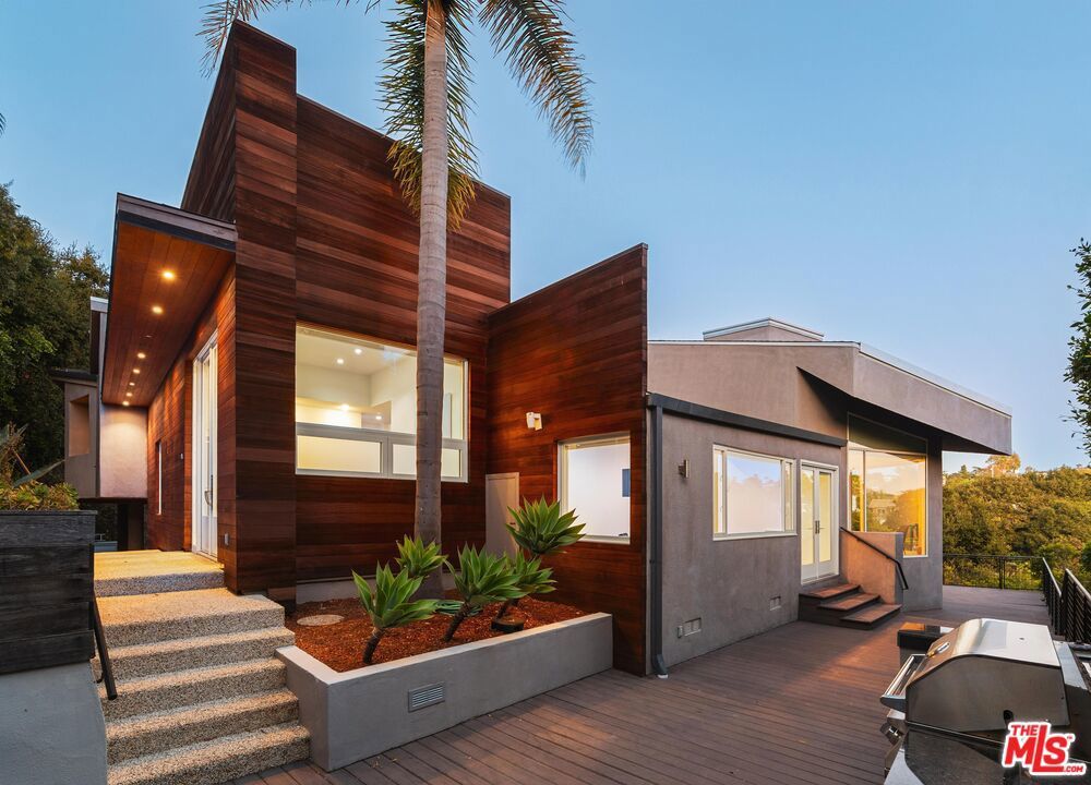 Photo of Listing #25592529