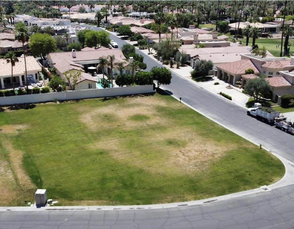 48770 Via Sierra Street, La Quinta