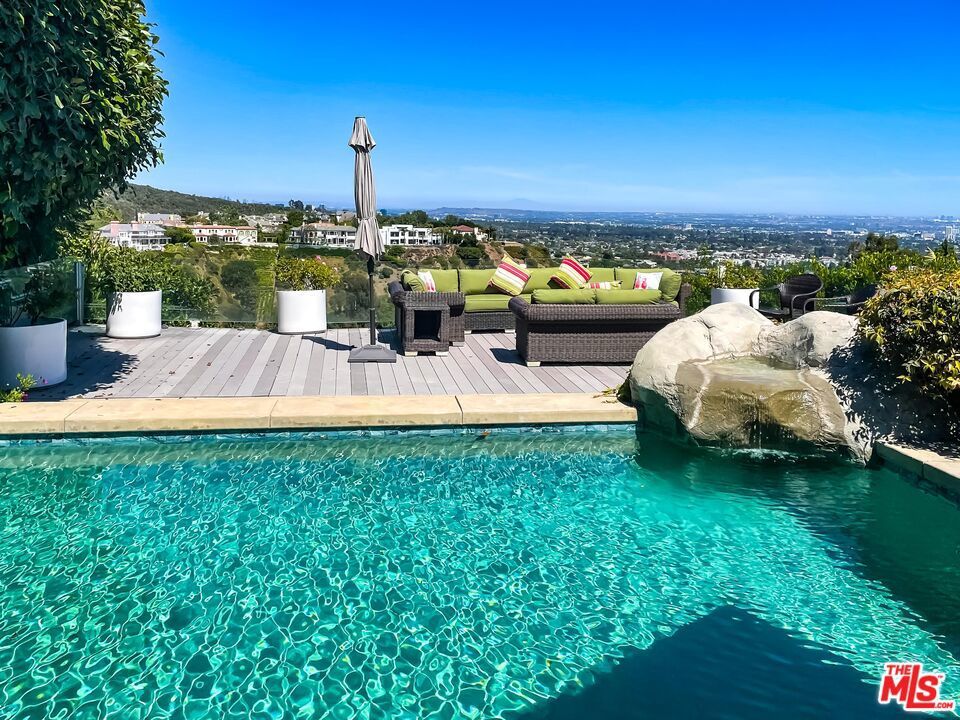 Photo of Listing #26671197