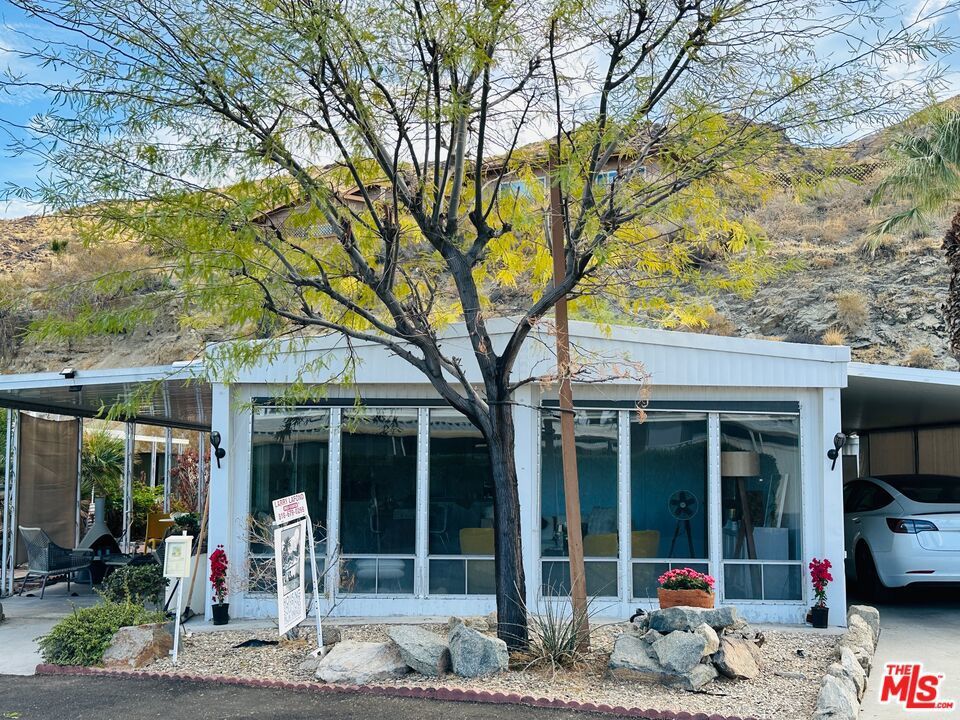 235 Newport, Palm Springs