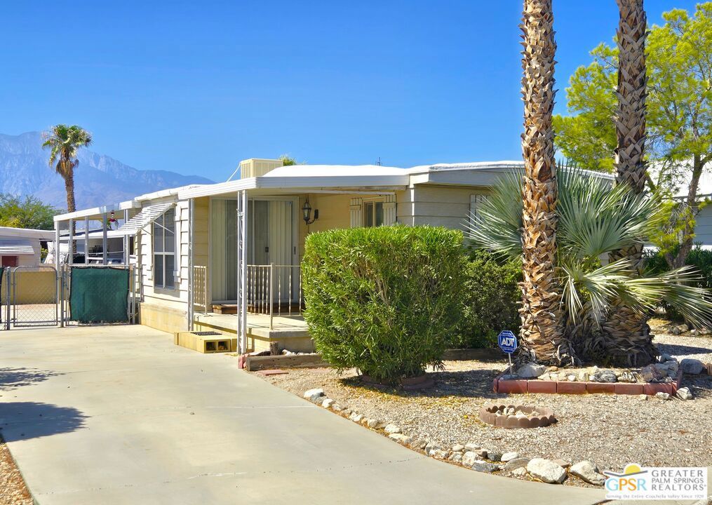 Photo of Listing #24443045