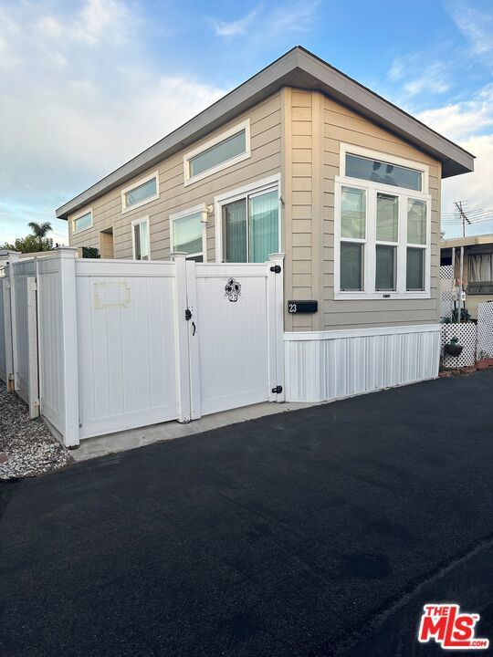 Photo of Listing #24460373