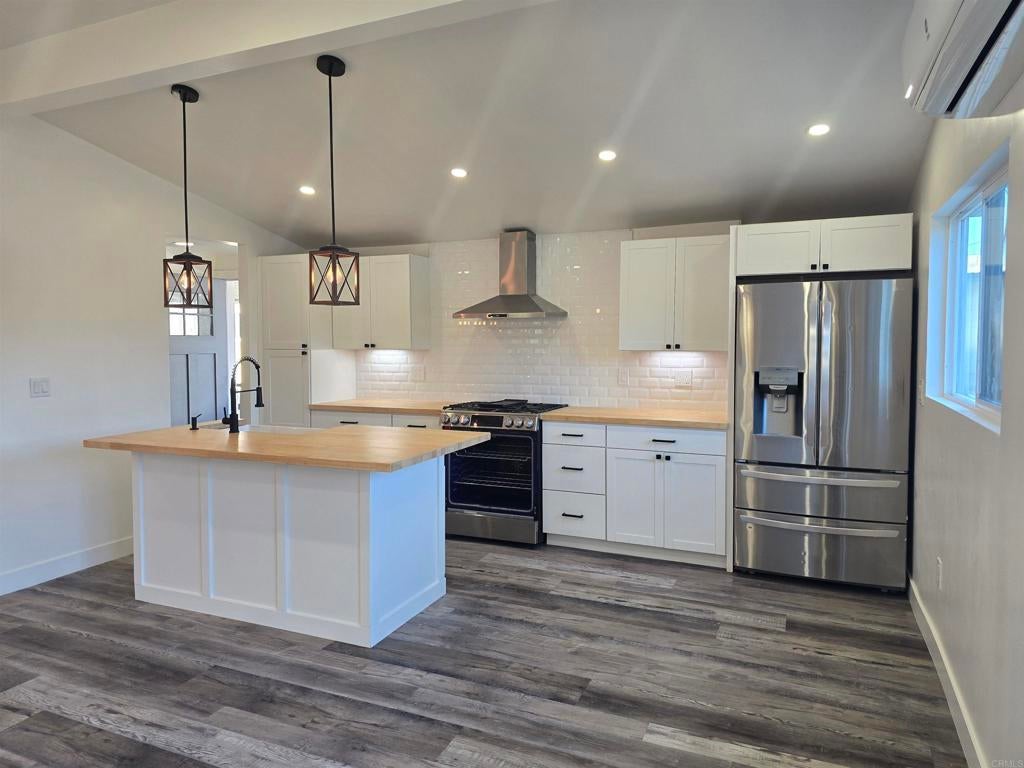 Photo of Listing #PTP2407285