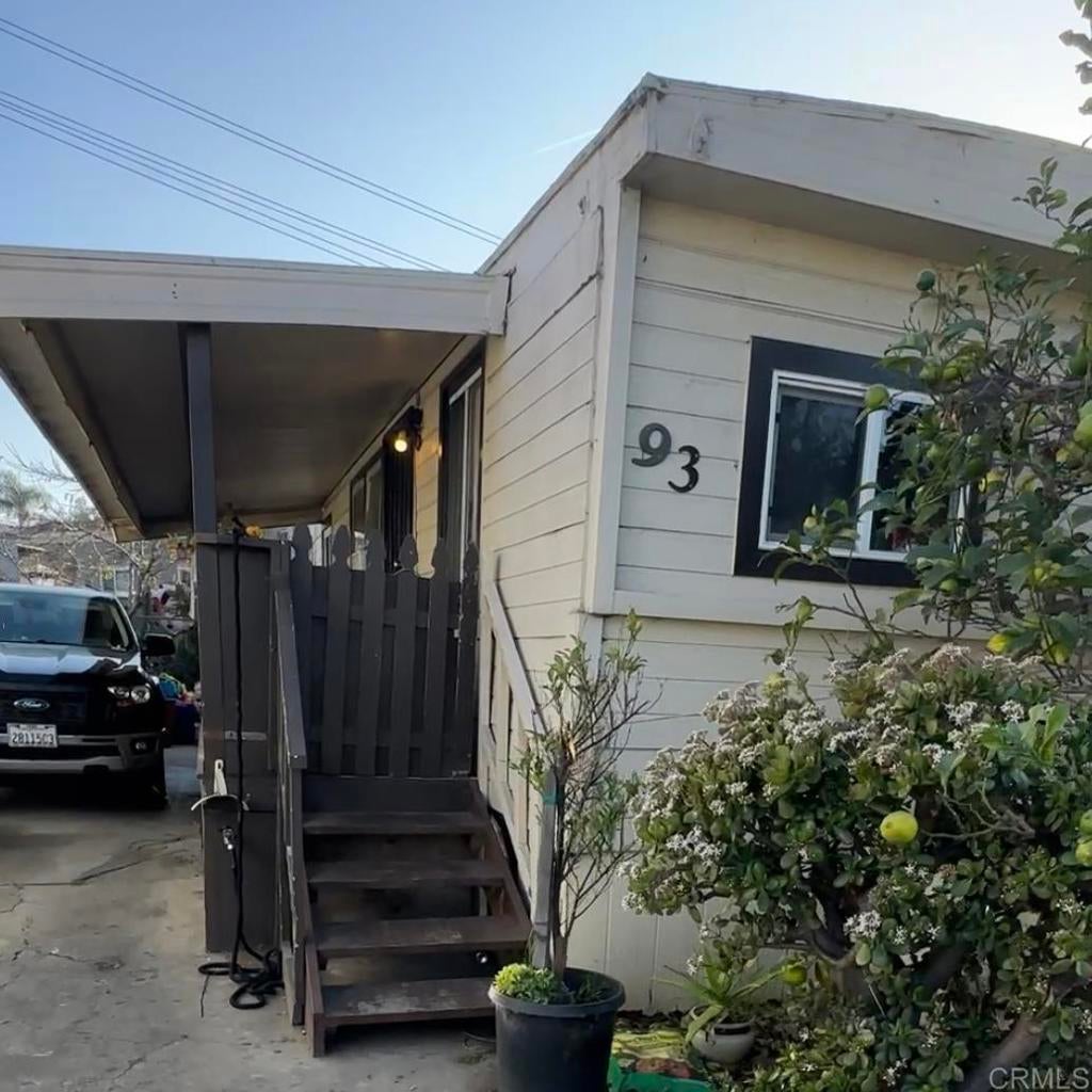 Photo of Listing #PTP2407772