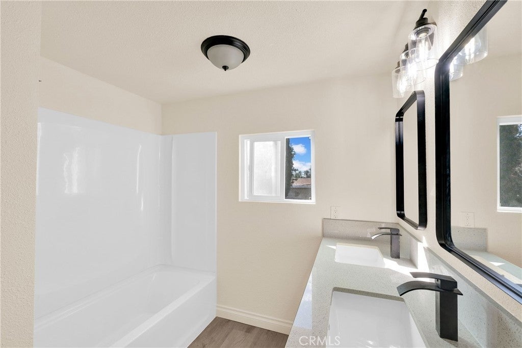 Photo of Listing #IV25010236