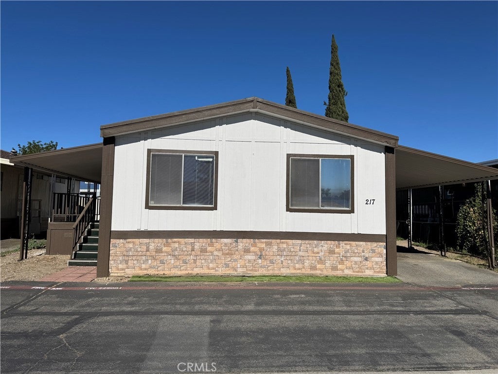 Photo of Listing #IV25006363