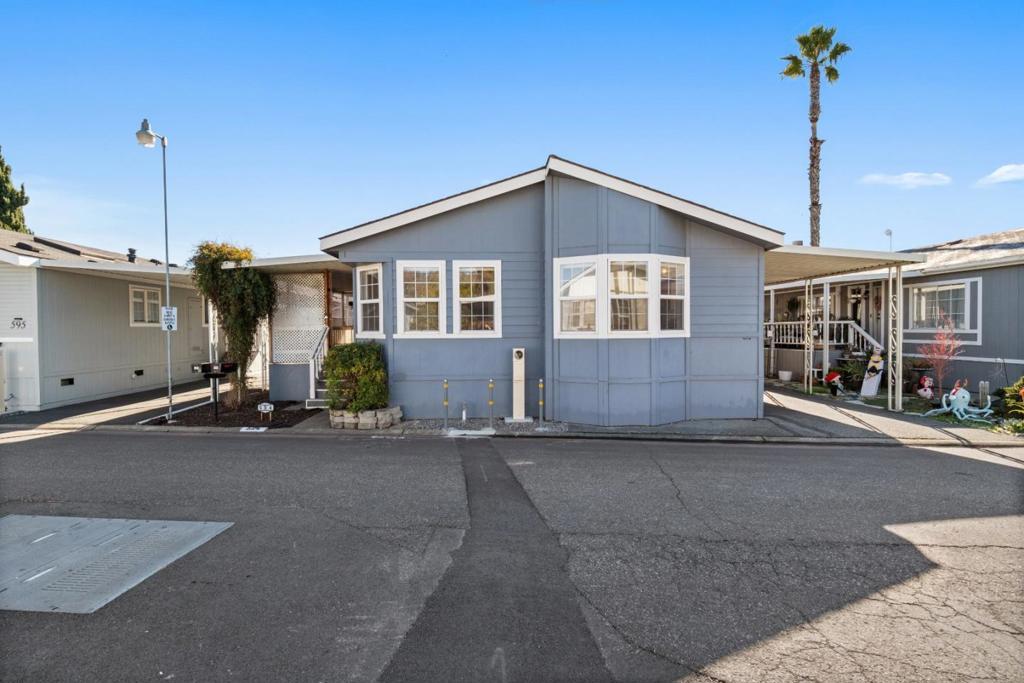 Photo of Listing #ML81990629