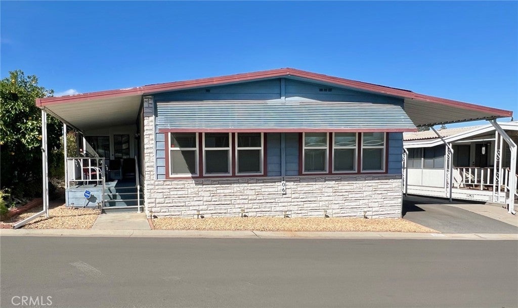 Photo of Listing #IV25039355