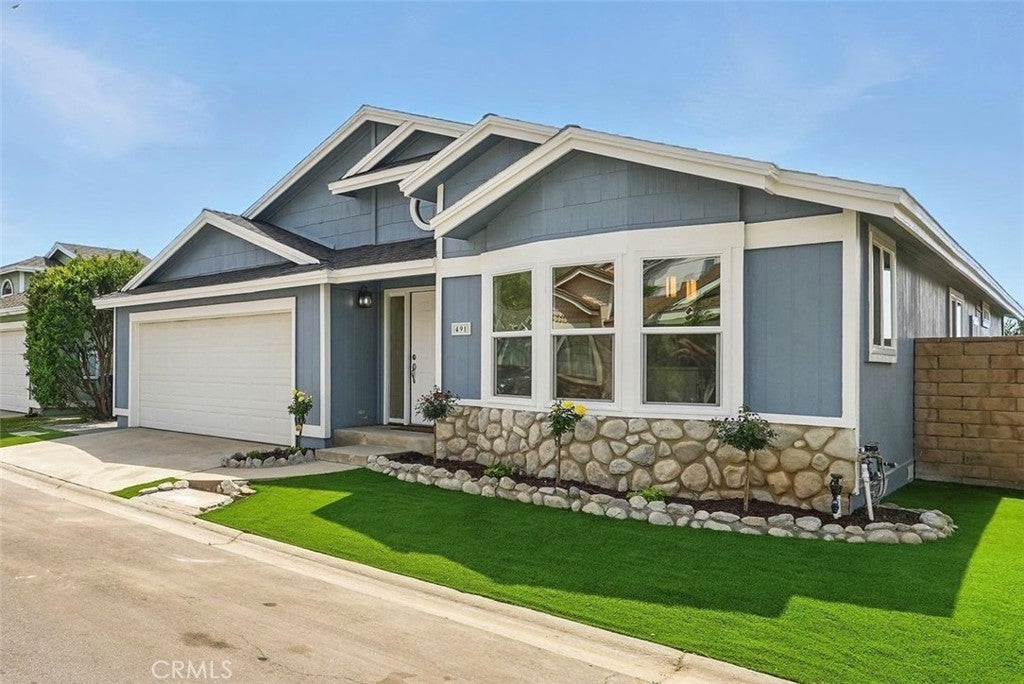 Photo of Listing #SR25046917