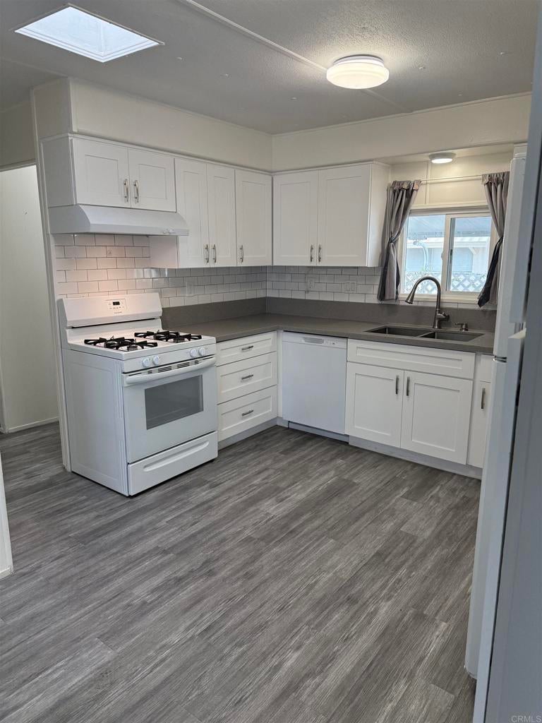 Photo of Listing #PTP2501845