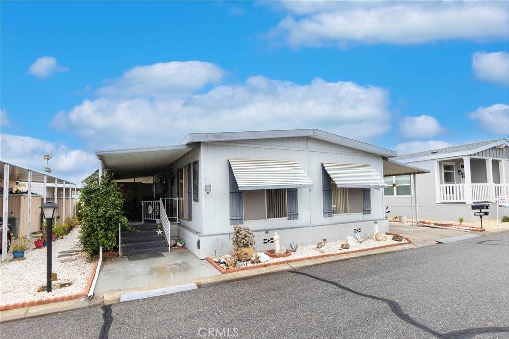 Photo of Listing #SW25056555