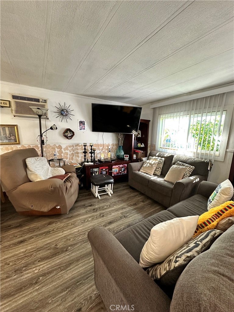 Photo of Listing #DW25063984