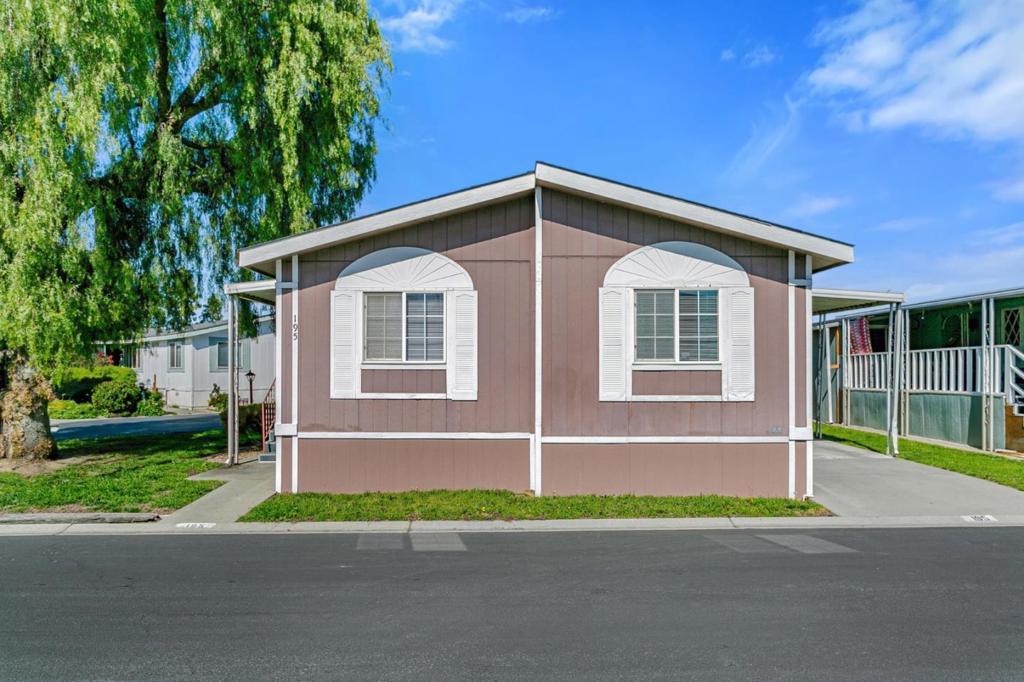 Photo of Listing #ML81999288