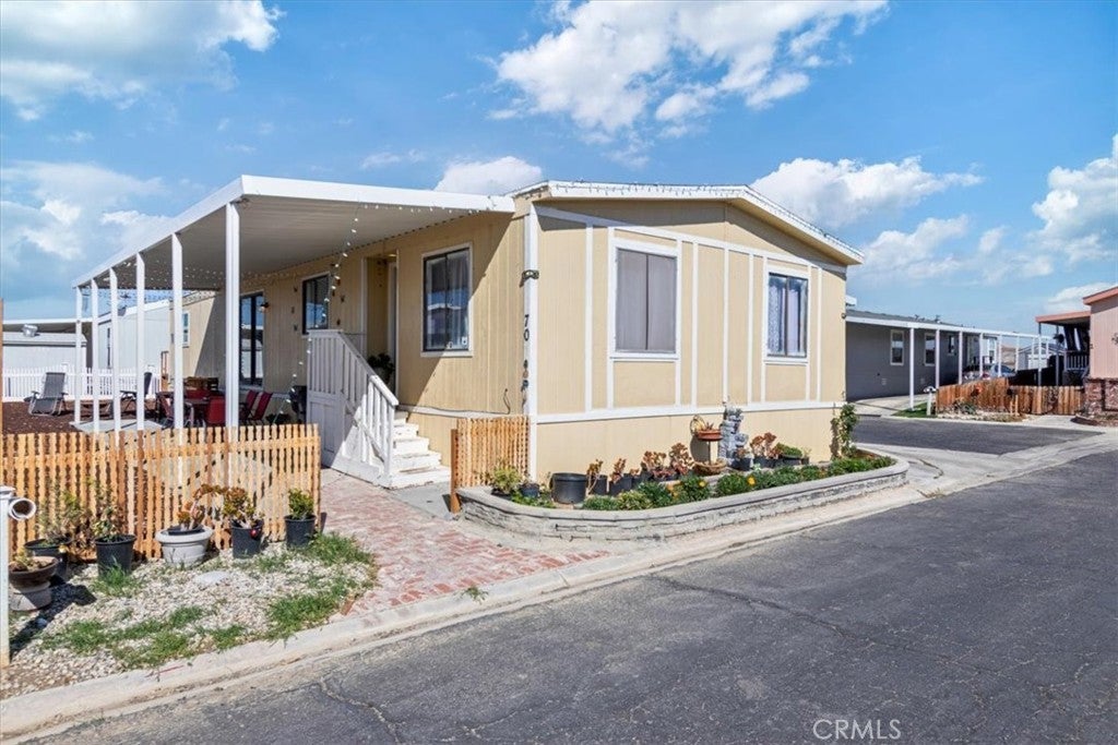 Photo of Listing #IV25076201