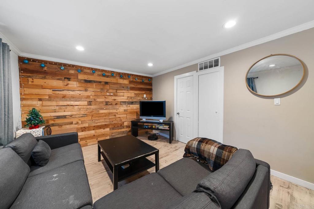 Photo of Listing #PTP2503459