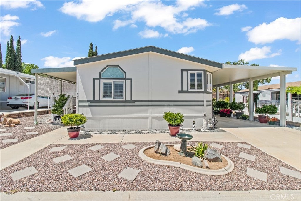 Photo of Listing #SR25102830