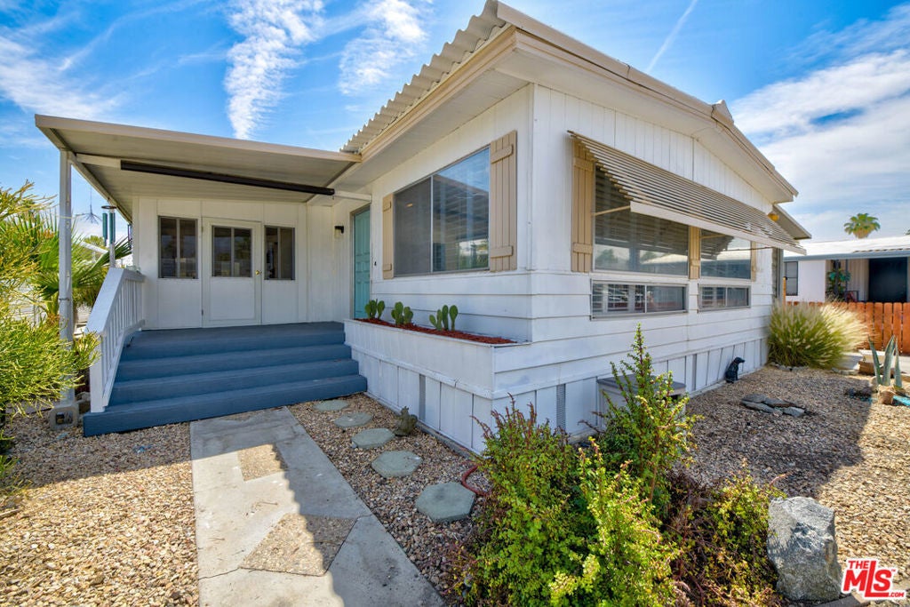 Photo of Listing #25544297