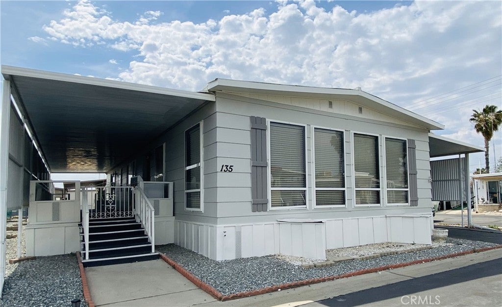 Photo of Listing #IV25121538