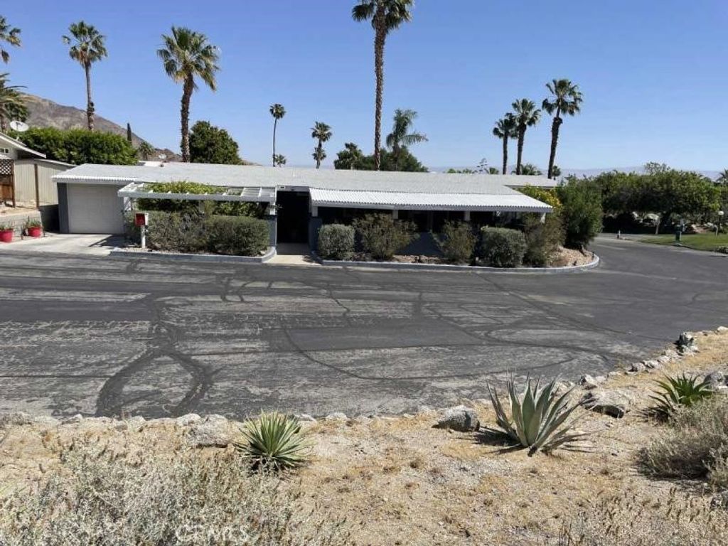 23 Rustic Rock Lane, Palm Desert