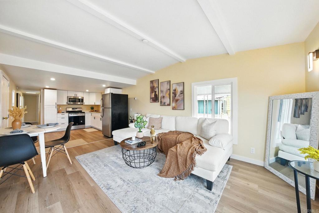 Photo of Listing #PTP2504224