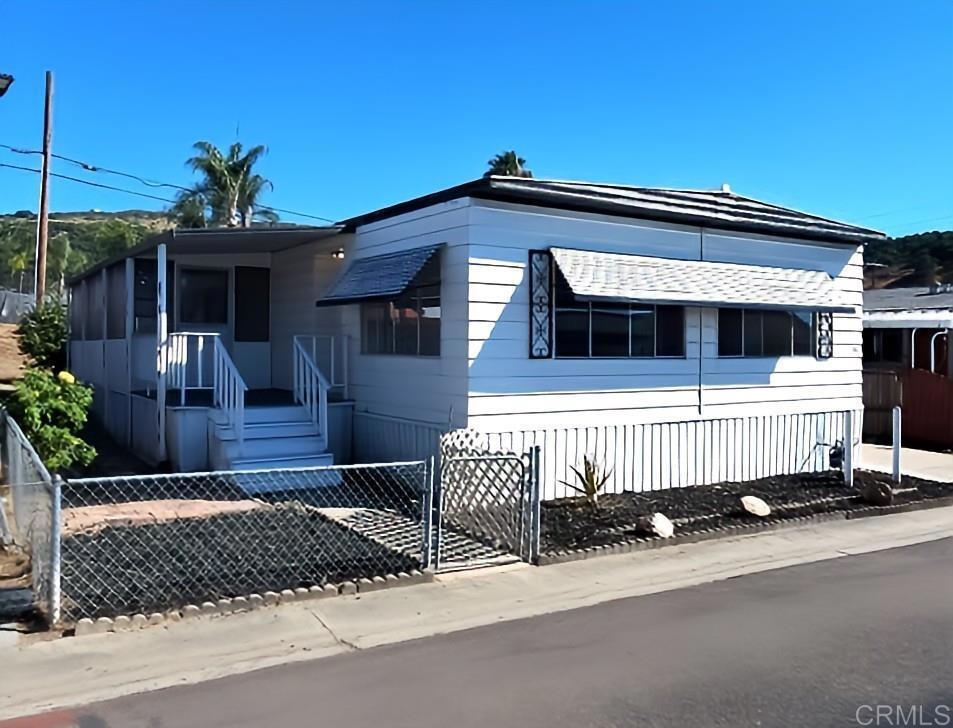 Photo of Listing #PTP2504774