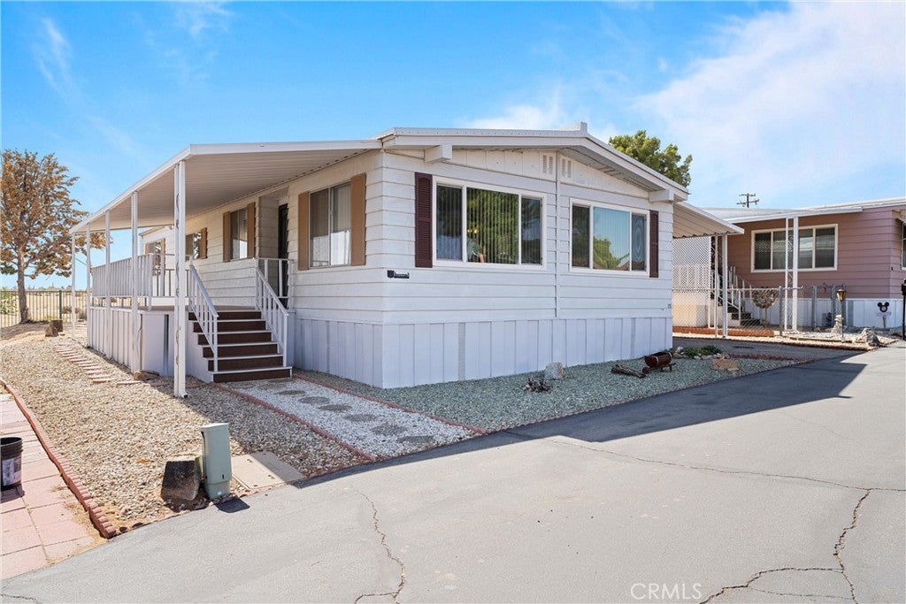 Photo of Listing #SR25144085