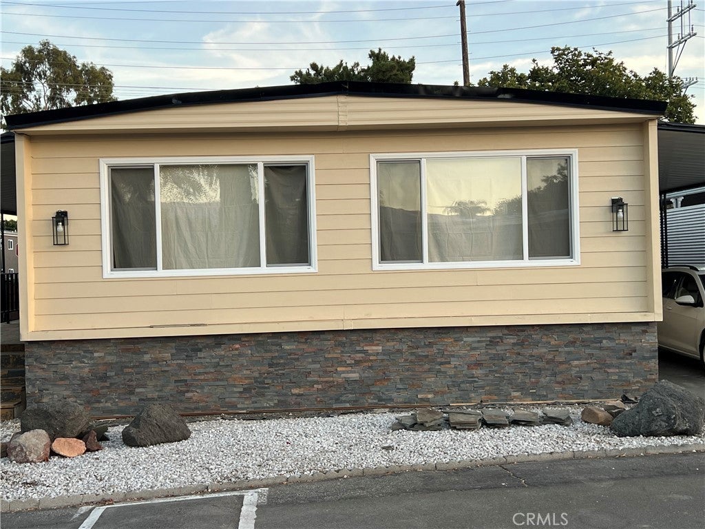 Photo of Listing #SR25153211