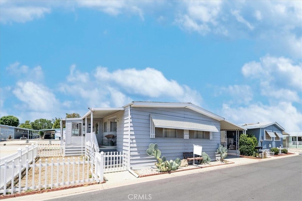 Photo of Listing #SW25158274