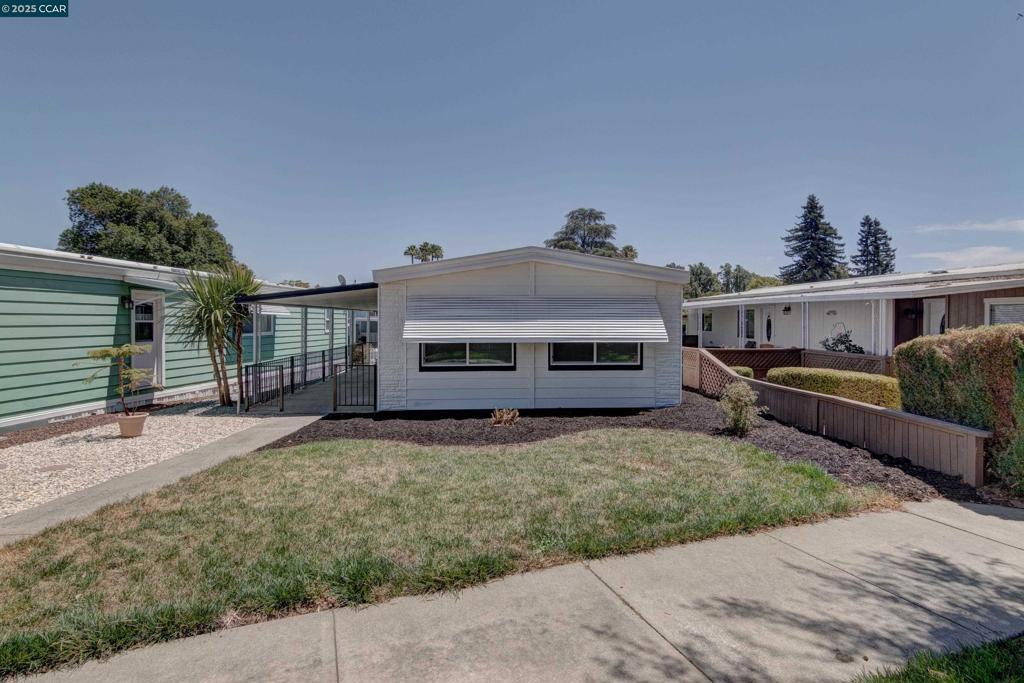 Photo of Listing #41107009