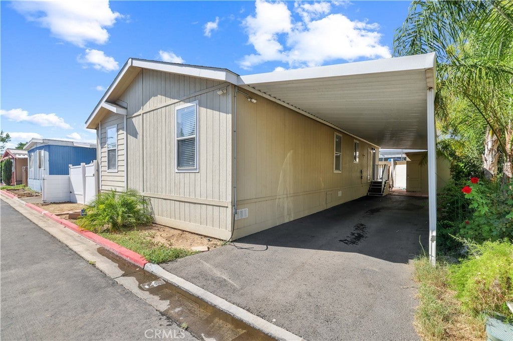 Photo of Listing #IV25182540