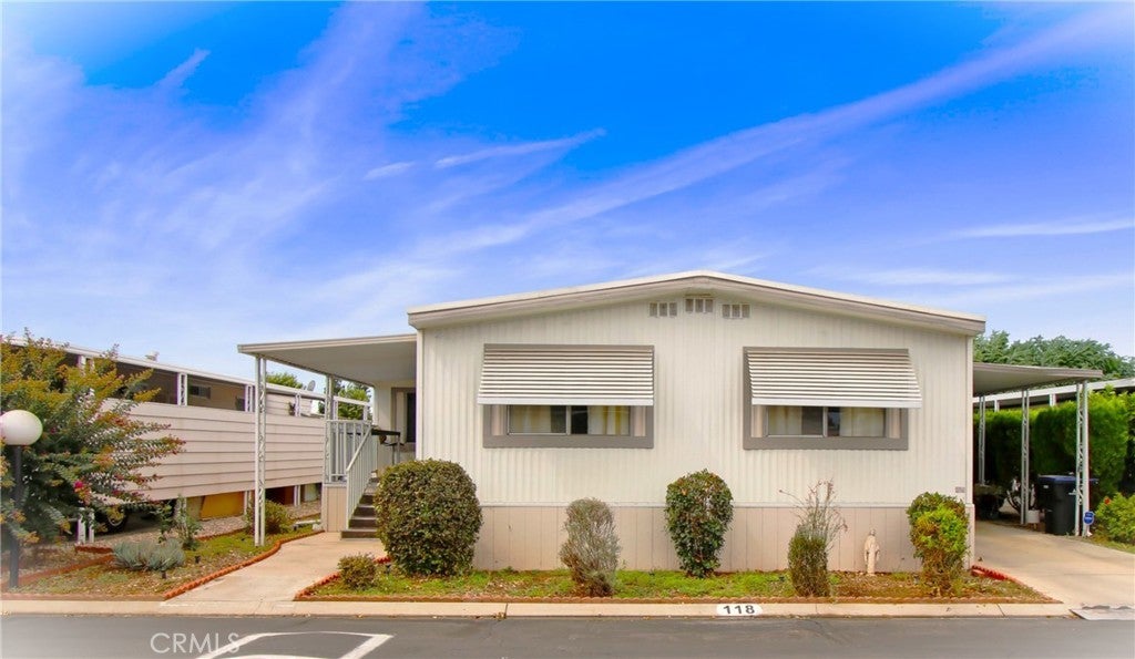 Photo of Listing #IV25201381