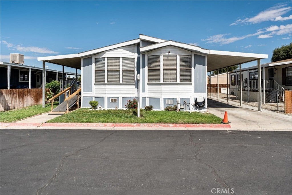 Photo of Listing #SR25224815