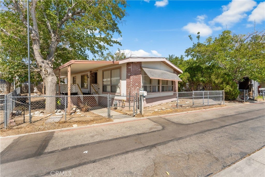 Photo of Listing #SR25207277