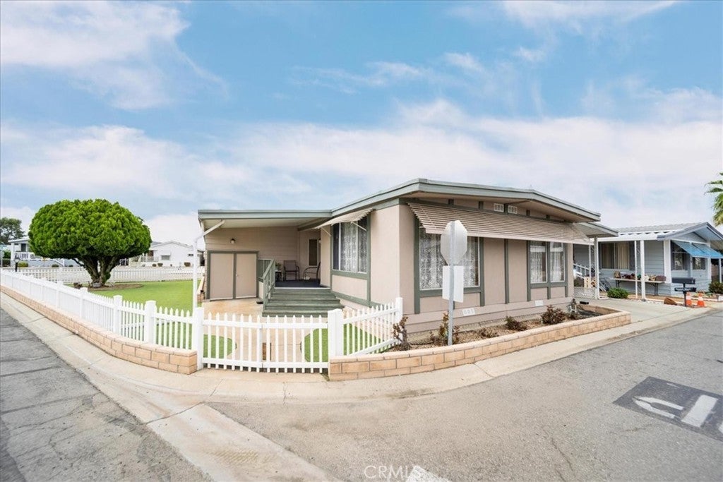 Photo of Listing #SW25232628