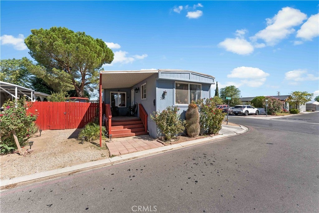 Photo of Listing #SR25235246