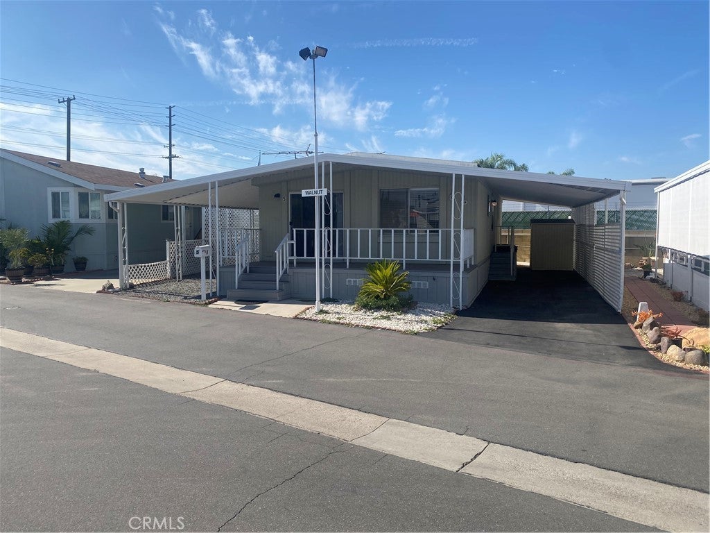 Photo of Listing #PW25251292