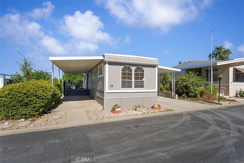 Photo of Listing #IV25249410