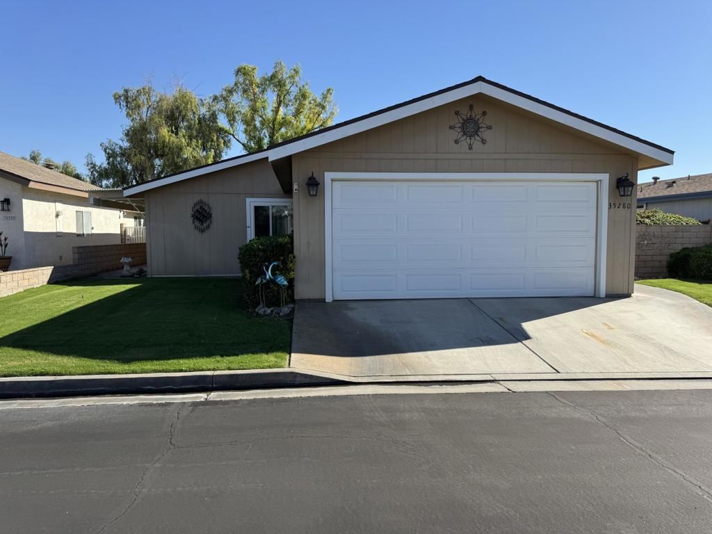 35280 S Border, Thousand Palms