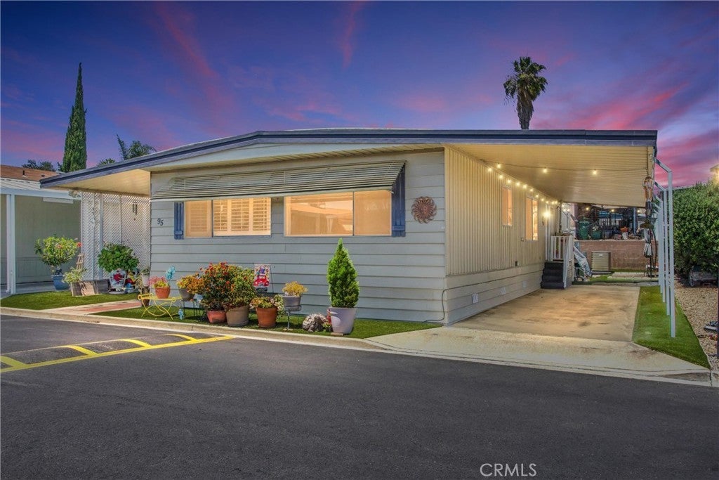 Photo of Listing #IV25265171