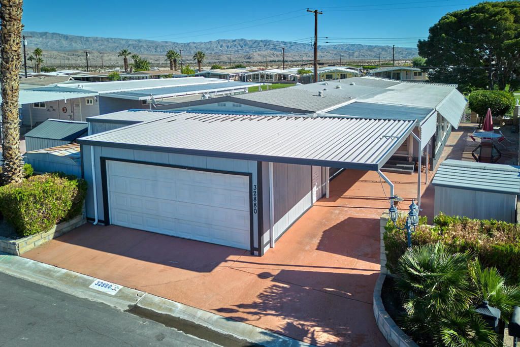 32880 Barcelona Drive, Thousand Palms