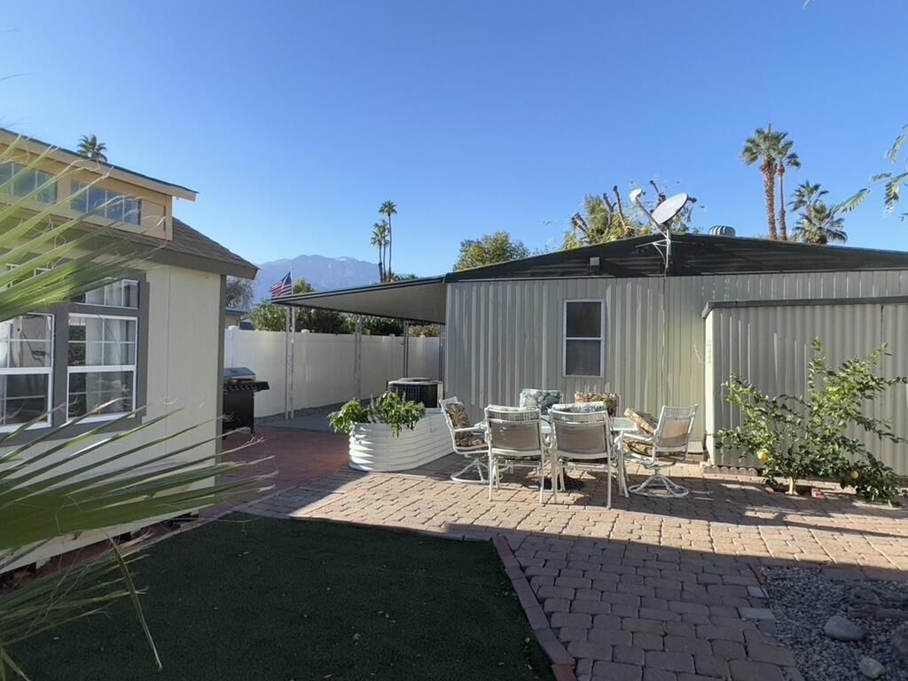 521 Calle Madrigal, Cathedral City